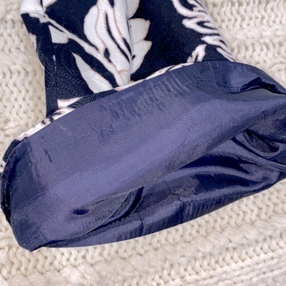 Talbots floral embossed pants size 6 - Picture 10 of 12